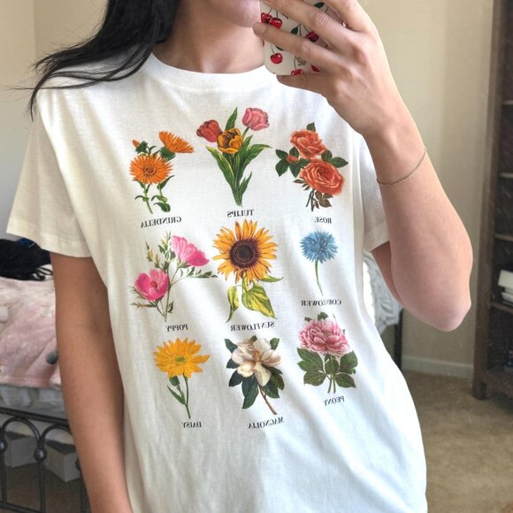 Fifth Sun Flower Print Graphic T-Shirt Large - Picture 2 of 4